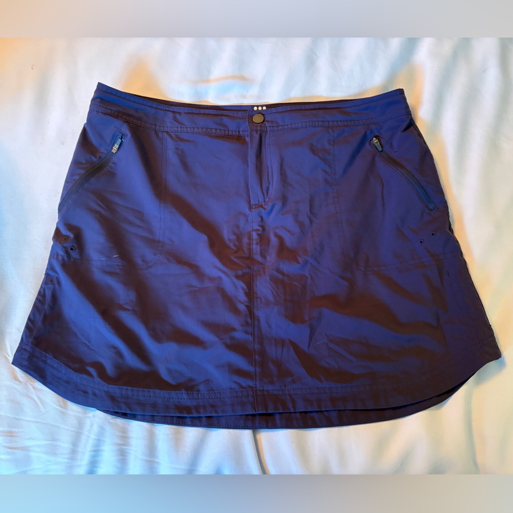 Title nine rogue skirt, 12, navy.